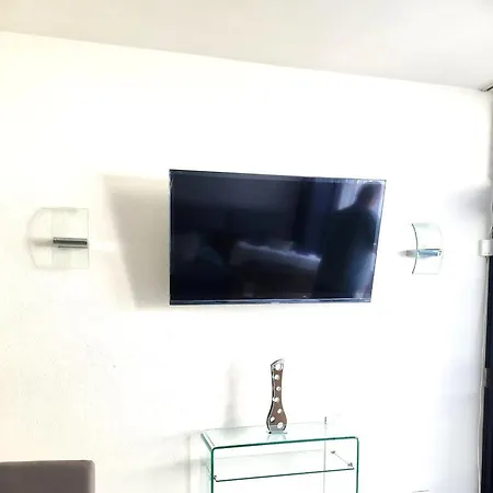 1 Bedroom Apt With Sea Viewsk109 *