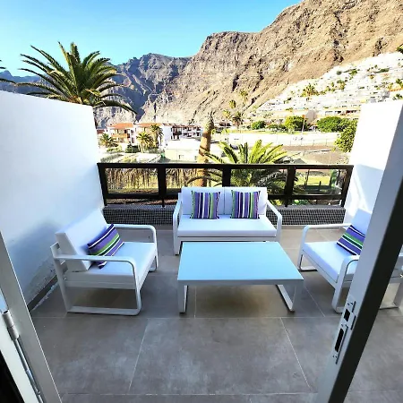 1 Bedroom Apt With Sea Viewsk109 *